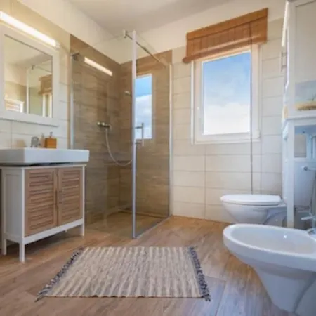 Fairyland 150qm Fuer 8pax * Paljuv