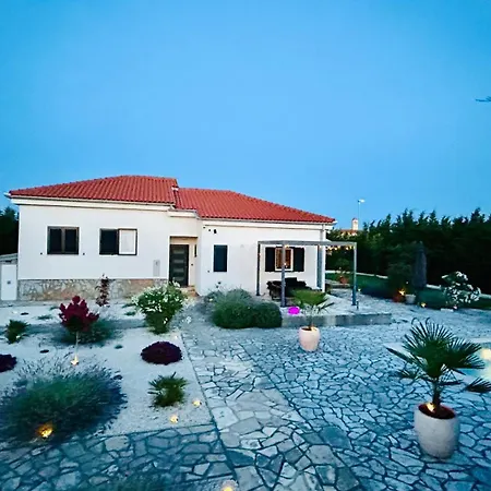 Lejlighed Fairyland 150qm Fuer 8pax Paljuv