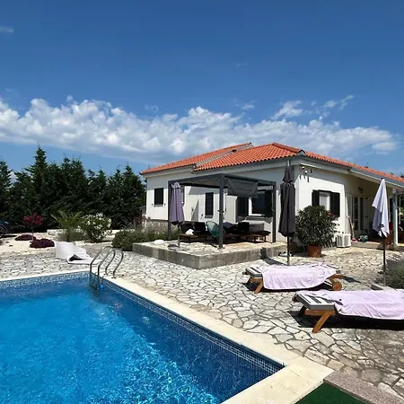 Fairyland 150qm Fuer 8pax Apartment *
