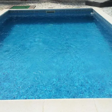 Fairyland 150qm Fuer 8pax Paljuv