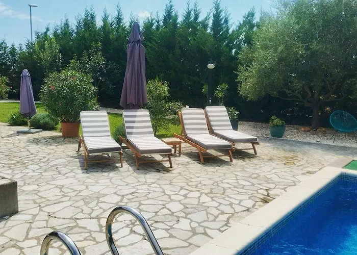 Fairyland 150qm Fuer 8pax * Paljuv